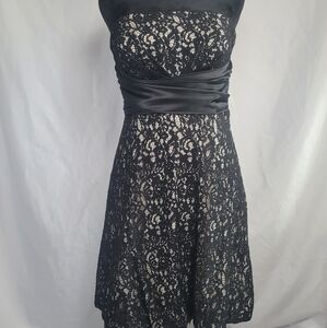 White House Black Market Black Lace Strapless Fit & Flare Party Dress Size 6